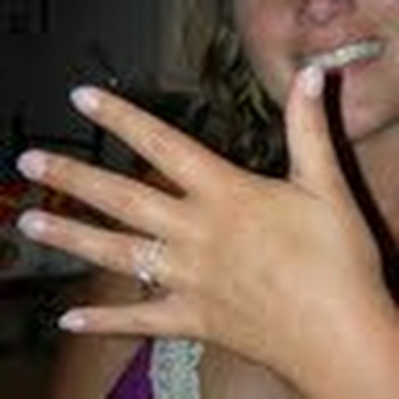 Meet your Posher, Stephanie - Picture 1 of 1